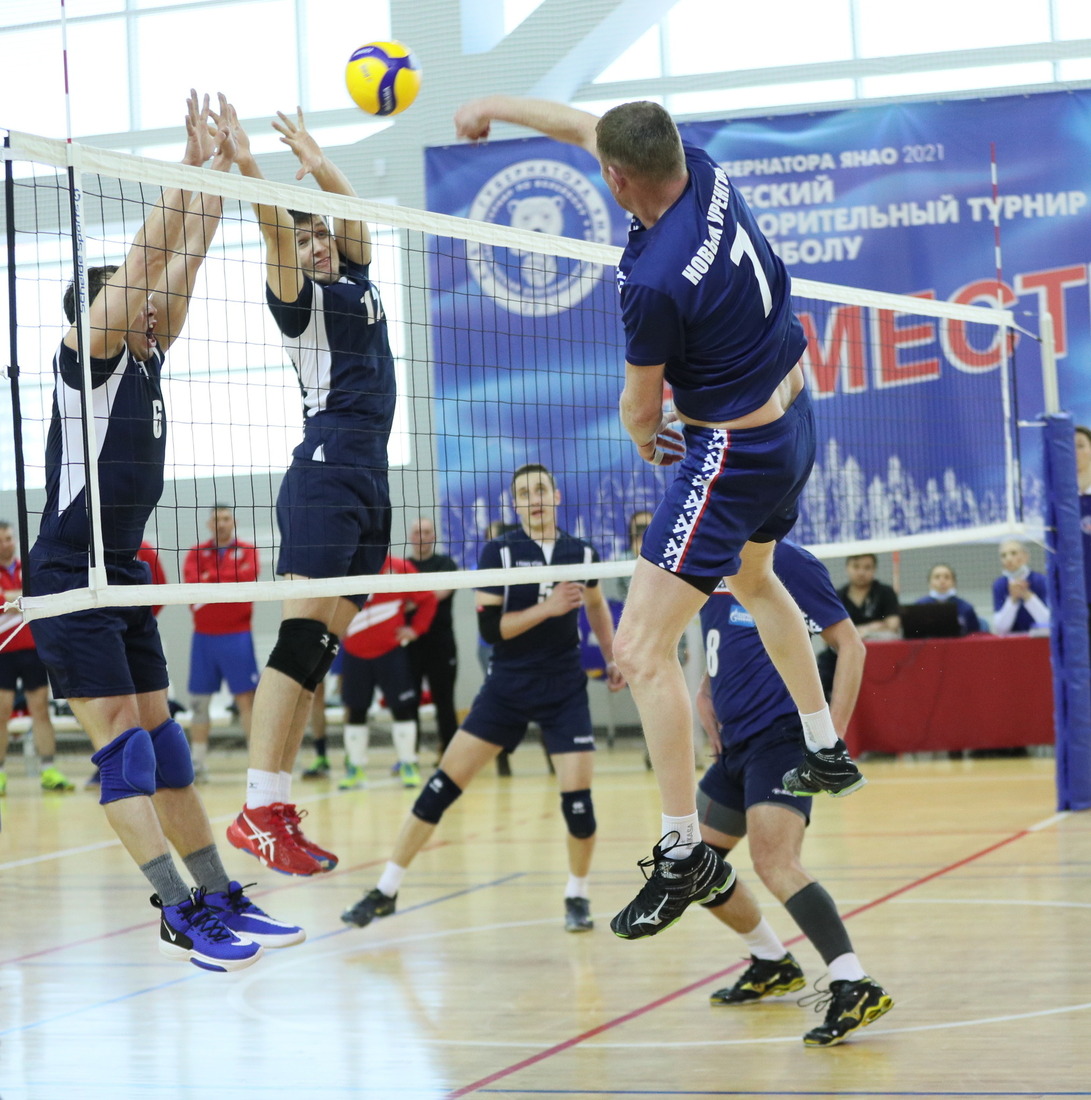 В финальном матче благотворительного турнира волейболисты ООО «Газпром добыча Уренгой» одержали победу со счетом 2:0