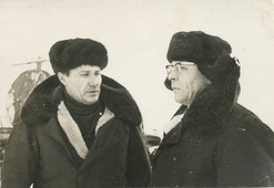 А.Морковин и К.Ватолин. Напутствие перед отправкой колонны, декабрь 1973 года