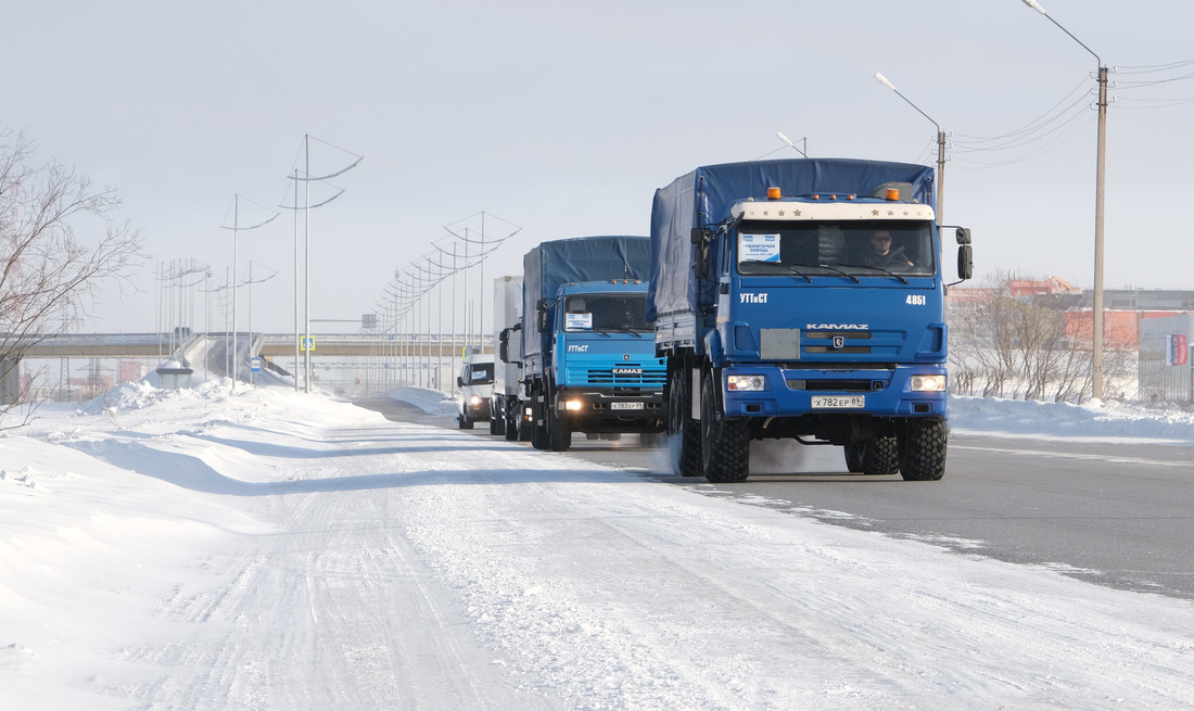 Транспорт с гуманитарной помощью для граждан Донецкой и Луганской народных республик