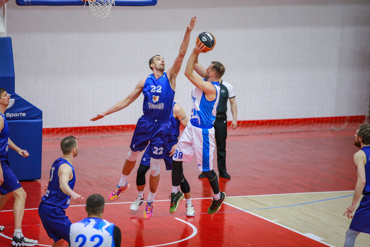 Команда «Газпром добыча Уренгой» на финальном туре Межрегиональной любительской баскетбольной лиги дивизиона «Сибирь»