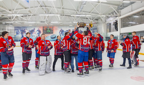 Команда Аппарата управления — победитель корпоративного хоккейного турнира