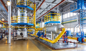 В технологическом корпусе установки комплексной подготовки газа № 3