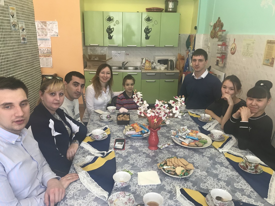 Чаепитие воспитанников детского дома с молодыми специалистами ООО "Газпром добыча Уренгой"