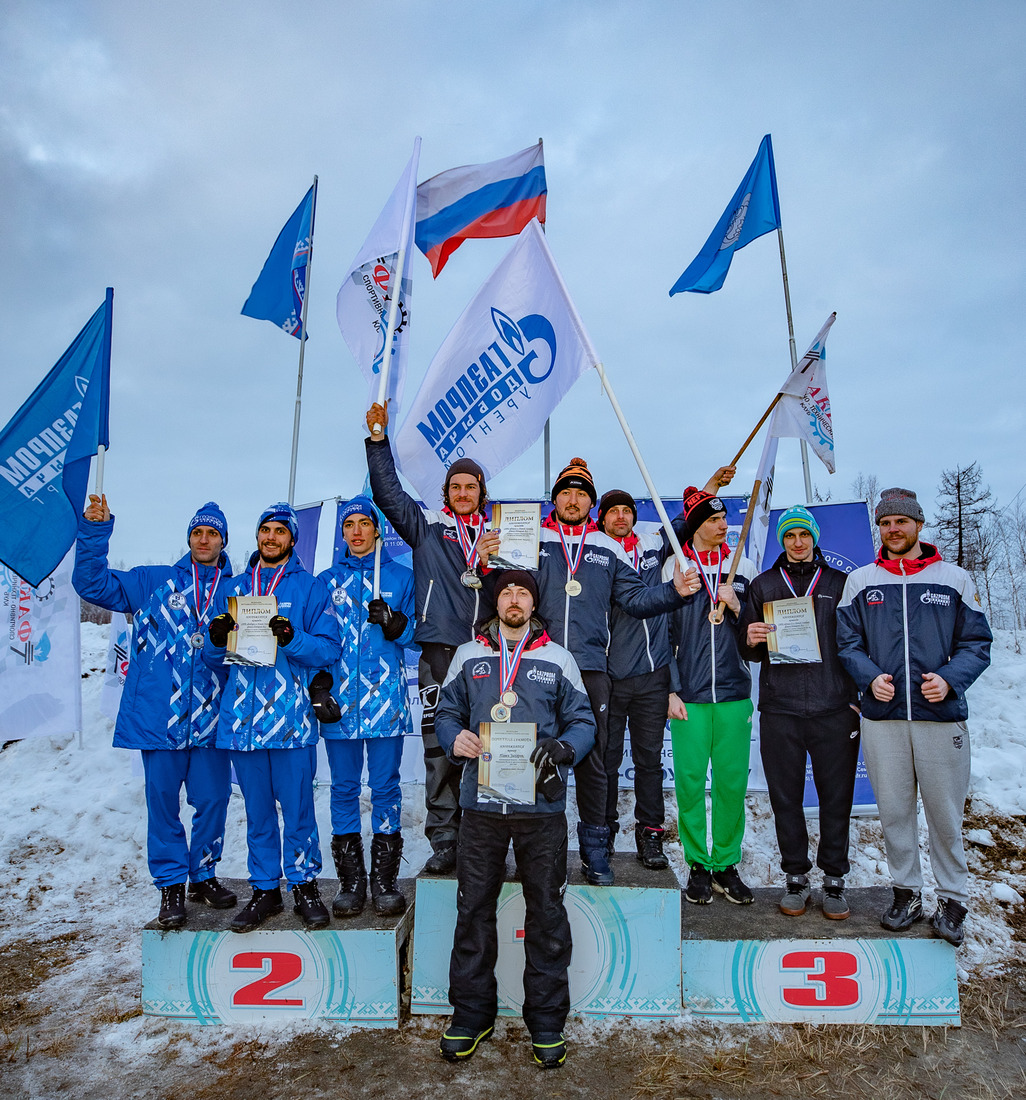Снегоходчики СТК «Факел» ООО «Газпром добыча Уренгой» удерживают лидерские позиции всероссийских соревнований по кроссу на снегоходах