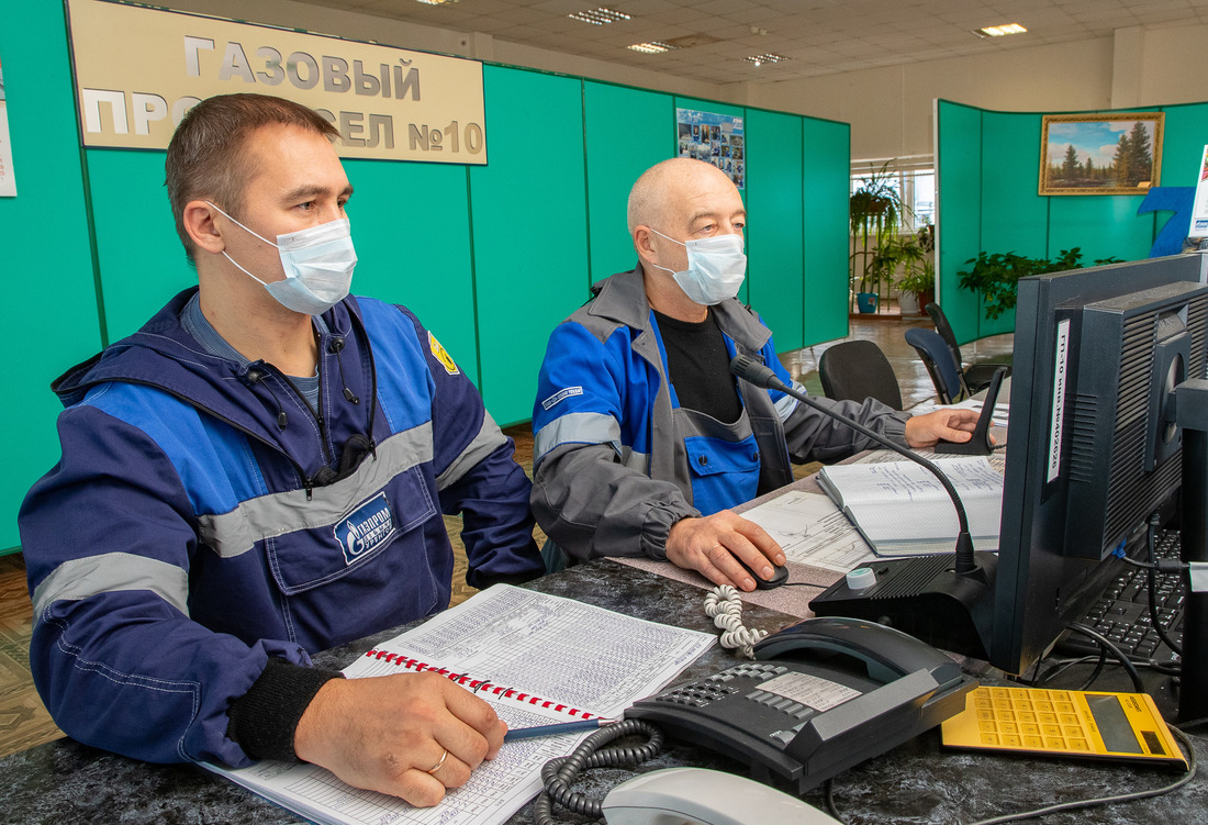 Операторную сами газодобытчики называют «сердцем промысла». Данные о всех технологических параметрах круглосуточно аккумулируются именно на пульте установки комплексной подготовки газа