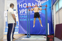Равиль Хакимов во время выполнения упражнения