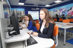 Для того, чтобы учебный процесс проходил комфортно и плодотворно для школьников, при поддержке ООО «Газпром добыча Уренгой» на базе школы «Земля родная» была создана междисциплинарная учебно-исследовательская лаборатория, которая отвечает последним тенденциям в области техники