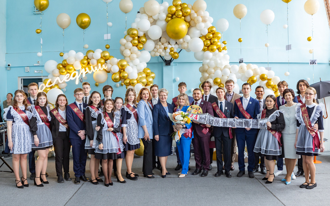 Десятый выпуск корпоративного проекта «Газпром-класс» в школе «Перспектива»