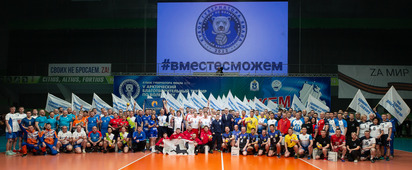 Победители и участники благотворительного волейбольного турнира «Кубок Губернатора Ямала-2022»