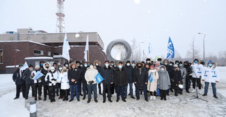 Торжественное открытие памятного знака, посвященного добыче Обществом «Газпром добыча Уренгой» семи триллионов кубических метров природного газа