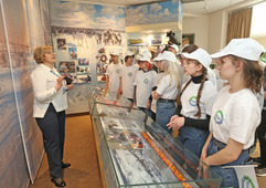 Первый трудовой день начался с экскурсии в Музее истории ООО «Газпром добыча Уренгой»