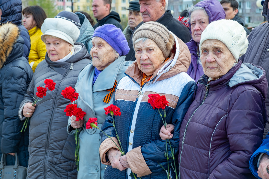 Ветераны войны и труженики тыла, жители Нового Уренгоя каждый год, в этот день, собираются в этот день у Вечного огня