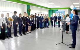 Учащихся «Газпром-классов» приветствовал начальник Управления кадров и социального развития Общества "Газпром добыча Уренгой" Андрей Кривошеев