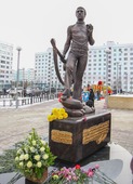 Памятник поэту, актеру театра и кино, автору-исполнителю песен Владимиру Высоцкому