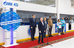 Выступление генерального директора ООО «Газпром добыча Уренгой» Александра Корякина на торжественной церемонии открытия турнира по хоккею с шайбой