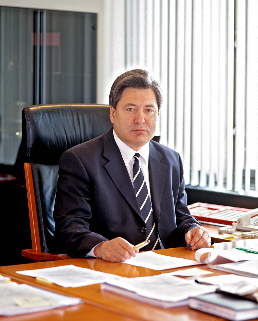 Рим Султанович Сулейманов — генеральный директор ООО "Газпром добыча Уренгой" с 1986 по 2012 год