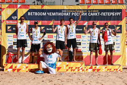 Представители спортивных клубов «Факел» и «Витязь» завоевали серебро на этапе чемпионата страны по пляжному волейболу