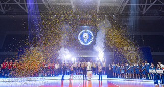 Церемония награждения лидеров VII Арктического благотворительного турнира по волейболу «Кубок Губернатора Ямала — 2024»