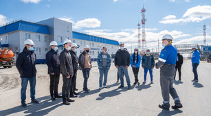 Экскурсия для участников конкурса на производственном объекте ООО «Газпром добыча Уренгой»