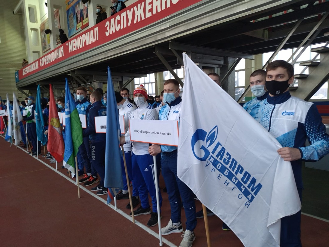 Команда ООО «Газпром добыча Уренгой» на соревнованиях по пожарно-спасательному спорту