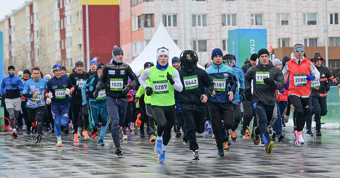 Участники «Зеленого марафона» в забеге на длинную дистанцию