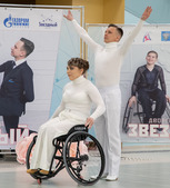 Кирилл Подшивалов и Анна Лукьянова представили новоуренгойским зрителям танцевальный номер «Мама»