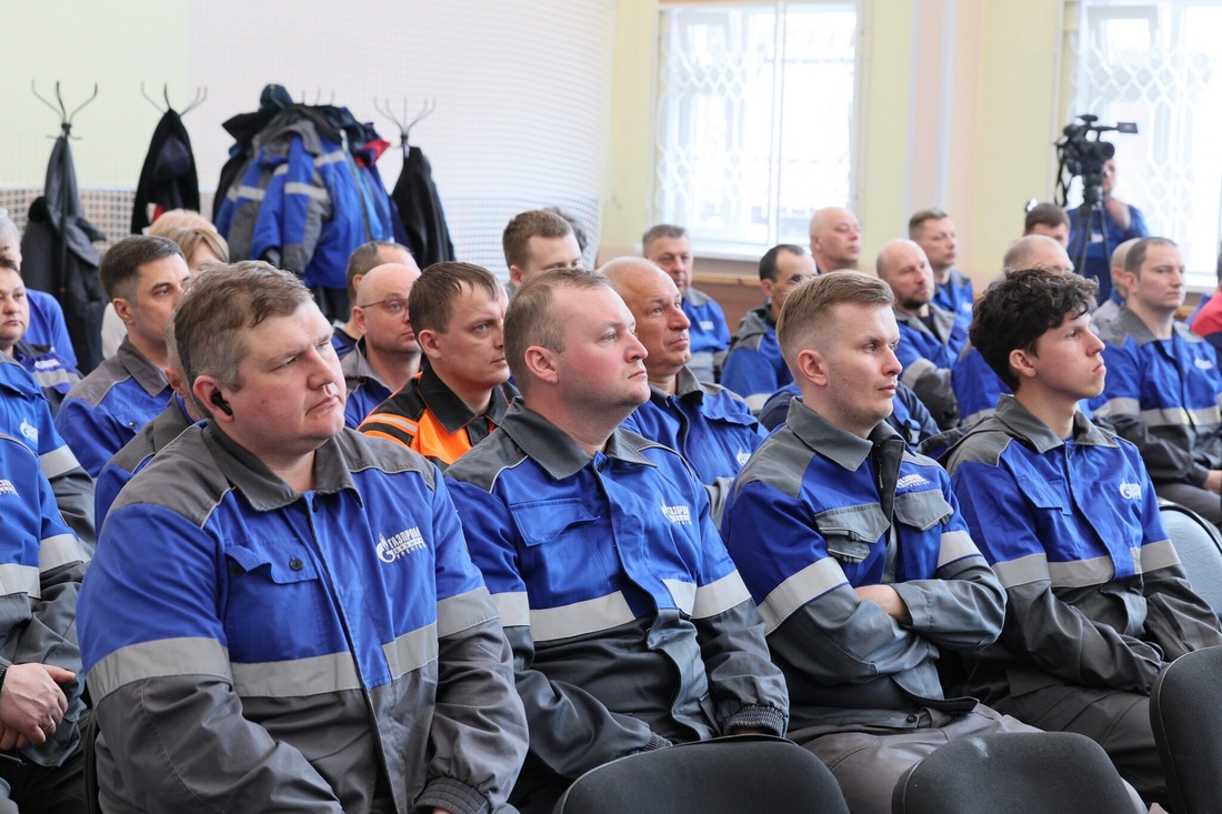 Встречи руководства ООО «Газпром добыча Уренгой» с трудовыми коллективами прошли в вахтовых жилых комплексах дальних промыслов на Уренгойском нефтегазоконденсатном месторождении