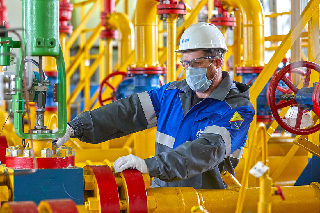 Газоконденсатный промысел № 11 ООО "Газпром добыча Уренгой" является самым большим по суммарной протяженности газосборных коллекторов — более 300 километров