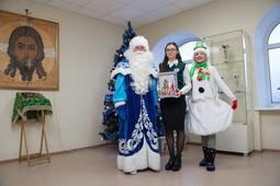 Дед Мороз и Снеговушка в гостях у учеников православной гимназии