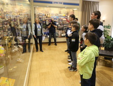 Мероприятие для спортсменов «Факела» началось с обзорной экскурсии по основной экспозиции Музея истории ООО «Газпром добыча Уренгой»