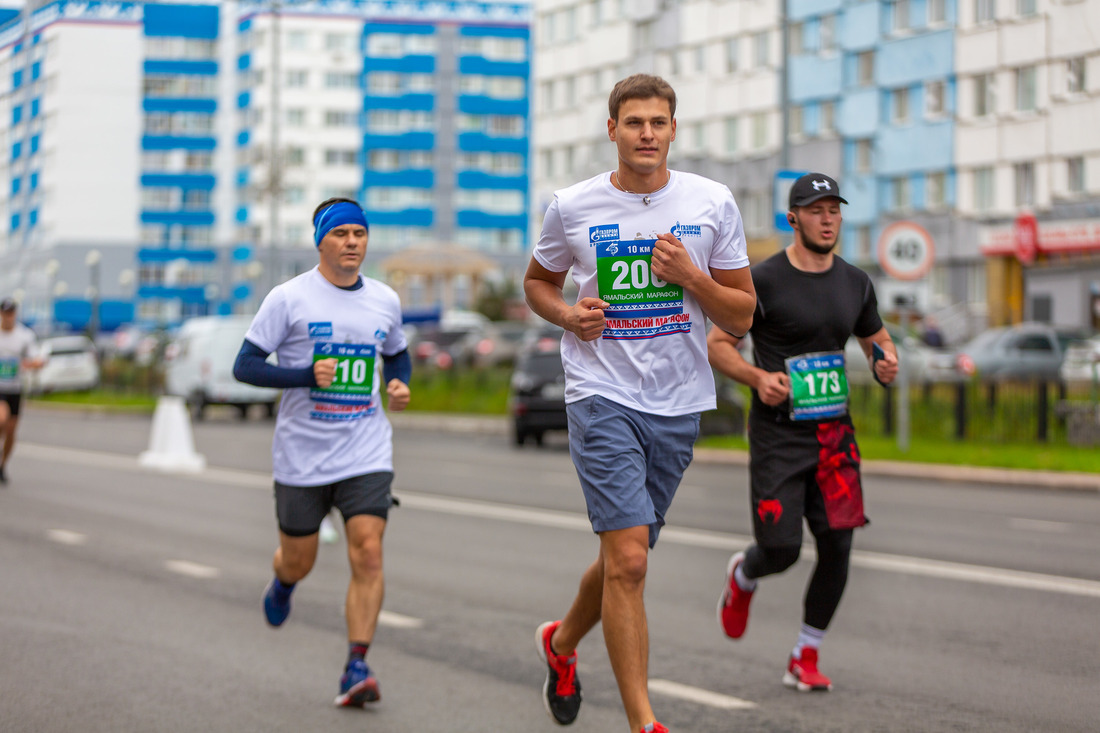 В этом году «Ямальский марафон» был не столько мероприятием, где каждый борется за победу, сколько настоящим праздником спорта, возможностью любителями бега проверить свои силы и способности