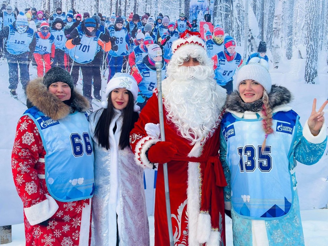 Участников корпоративного спортивного проекта «Профсоюзная лыжня — бежим вместе» приветствовал главный новогодний персонаж Дед Мороз