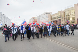 Руководство ООО "Газпром добыча Уренгой" во главе парада