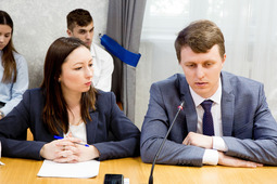 В рамках круглого стола молодые специалисты ООО "Газпром добыча Уренгой" ответили на вопросы студентов