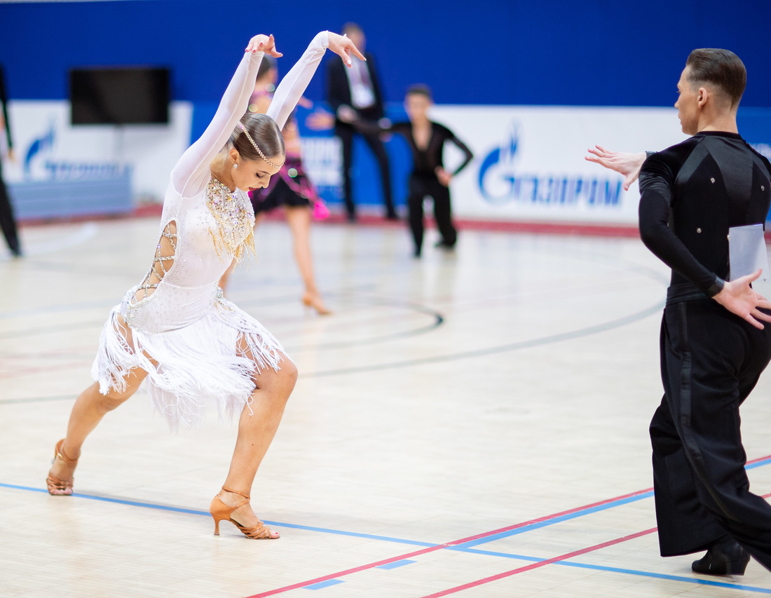 Участники XXIII Открытого кубка ООО «Газпром добыча Уренгой» по танцевальному спорту — представители различных танцевальных коллективов страны