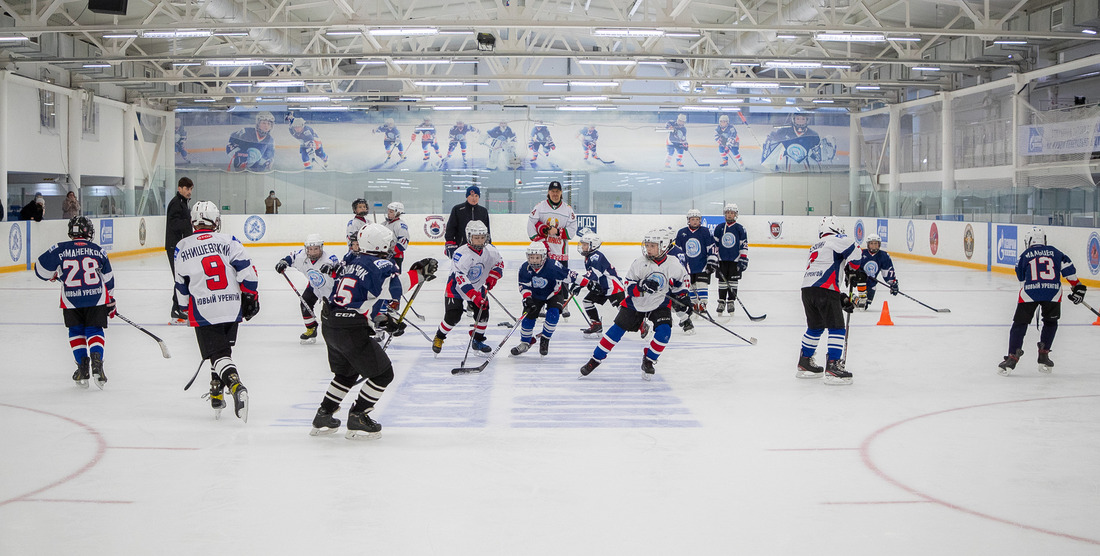 В ДЮСШ «Факел» занимаются хоккеем 130 ребят в возрасте от пяти до шестнадцати лет
