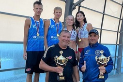 Победители первенства России по пляжному волейболу. Фото ВК "Факел"