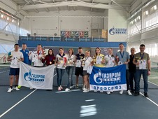 Победители соревнований по теннису среди работников ООО «Газпром добыча Уренгой»