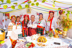 фестиваль «Ямал многонациональный» открыл для гостей 15 национальных подворий