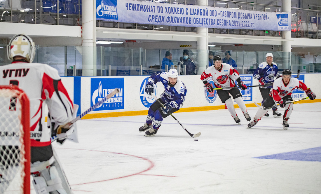 Хоккейный матч между командами УГПУ и УТТ и СТ