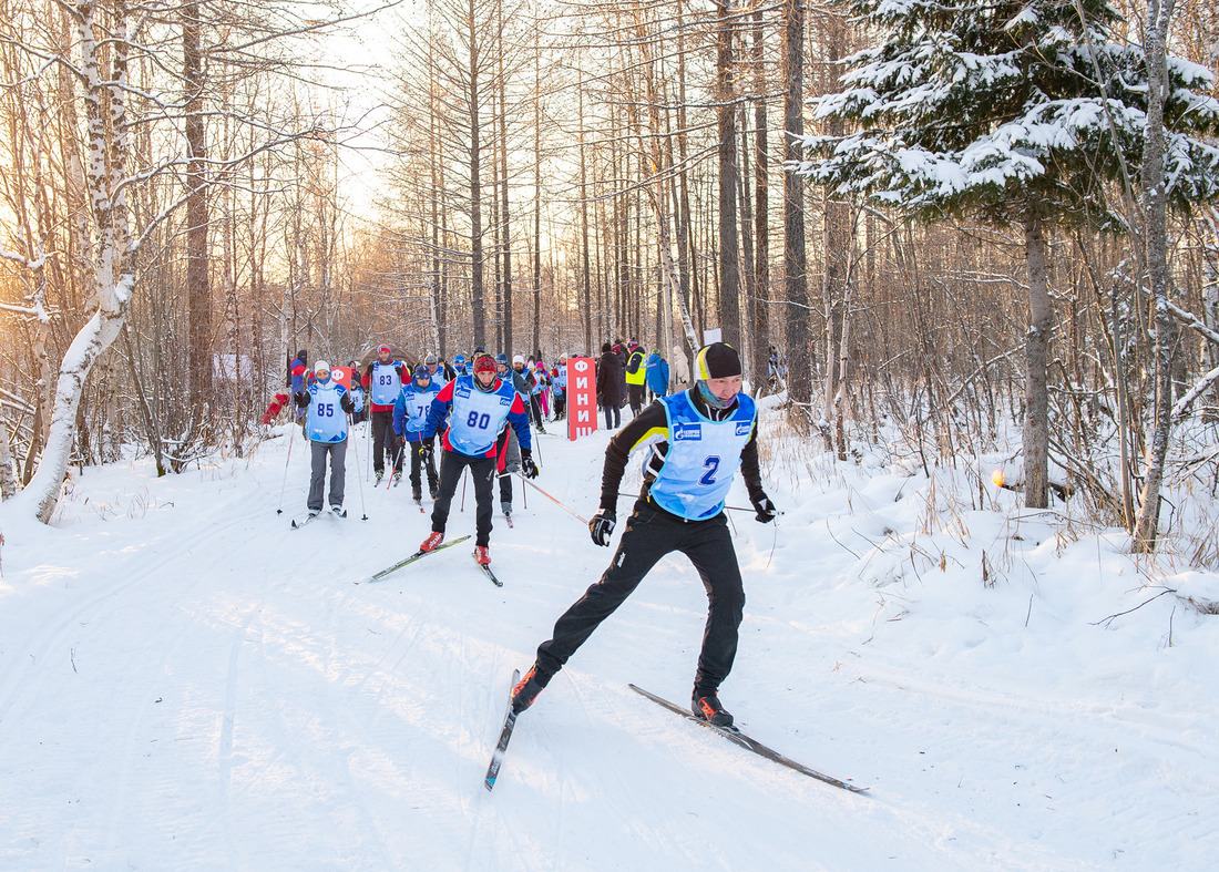 Сотрудники ООО «Газпром добыча Уренгой» вместе с семьями принимают участие в социально-оздоровительном проекте «Профсоюзная лыжня — бежим вместе»