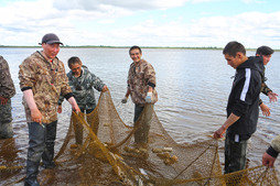 Рыбный промысел — традиционный вид деятельности коренных жителей Крайнего Севера